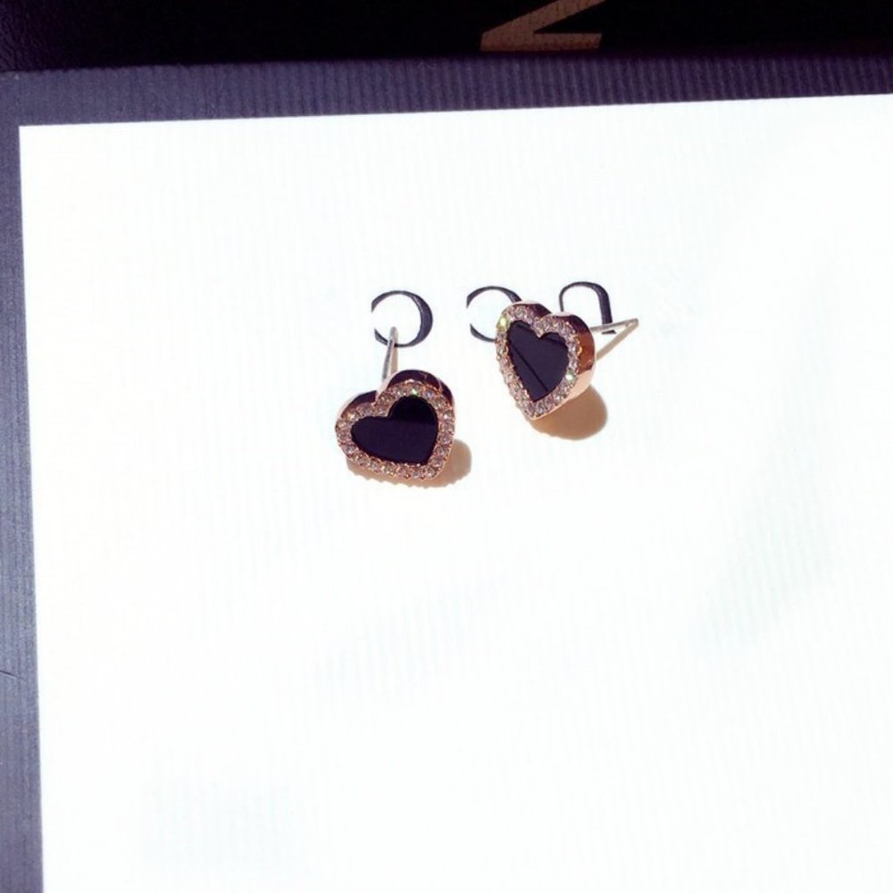 *NEW Rose Gold Black Diamond  Halo Heart Earrings - Picture 5 of 5